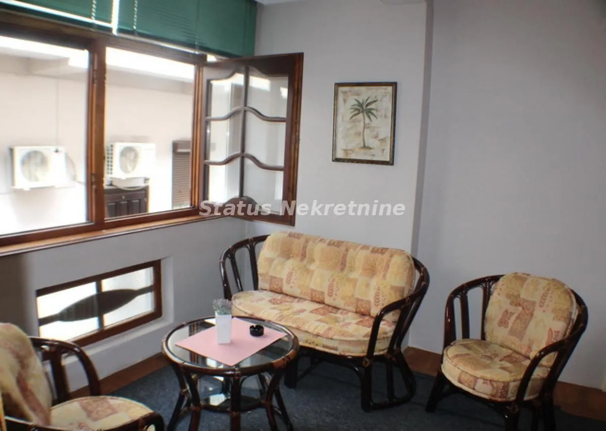 Izdavanje, jednosoban stan, 34m², Centar, Novi Sad