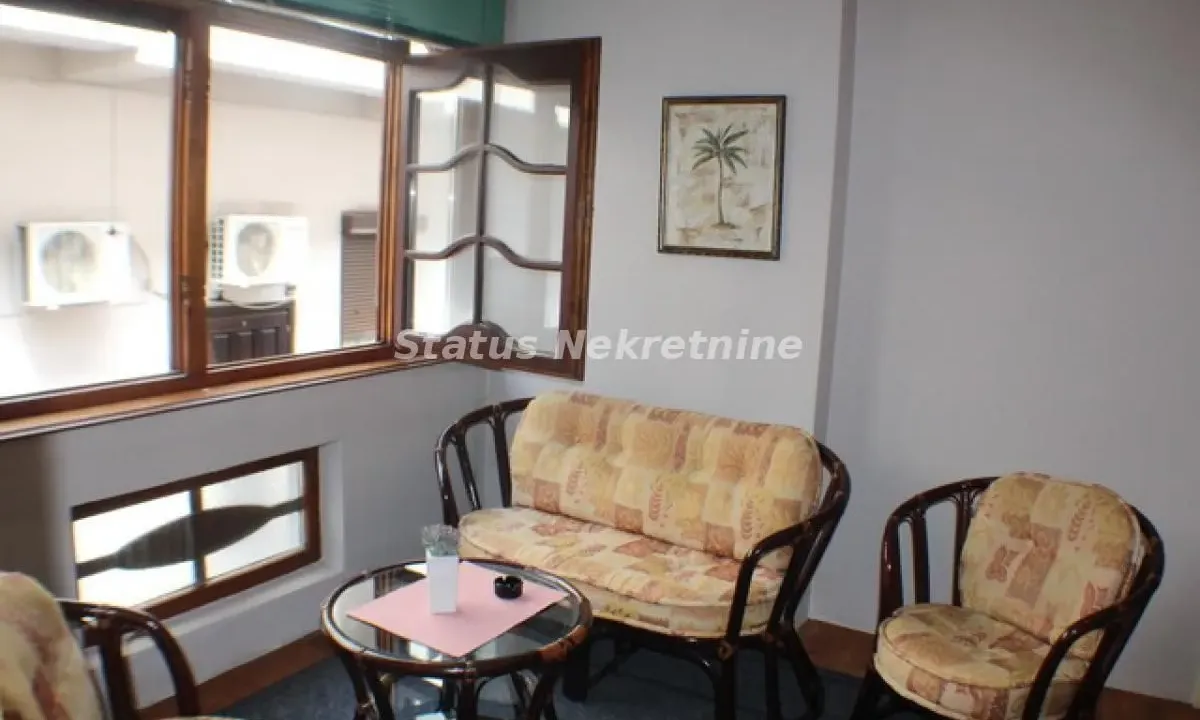 Izdavanje, jednosoban stan, 34m², Centar, Novi Sad