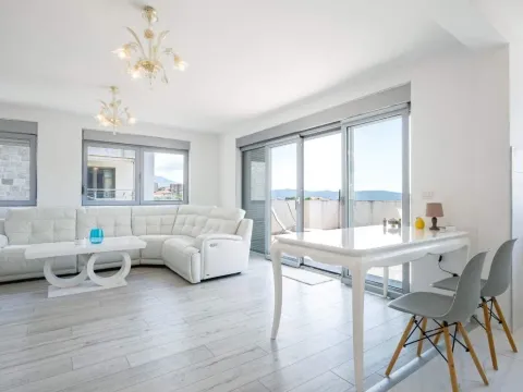 Prodaja, trosoban stan, 116m², Tivat, Crna Gora - image 3