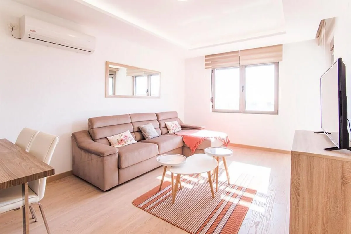 Rent, one bedroom apartment, 57m², Centar, Tivat