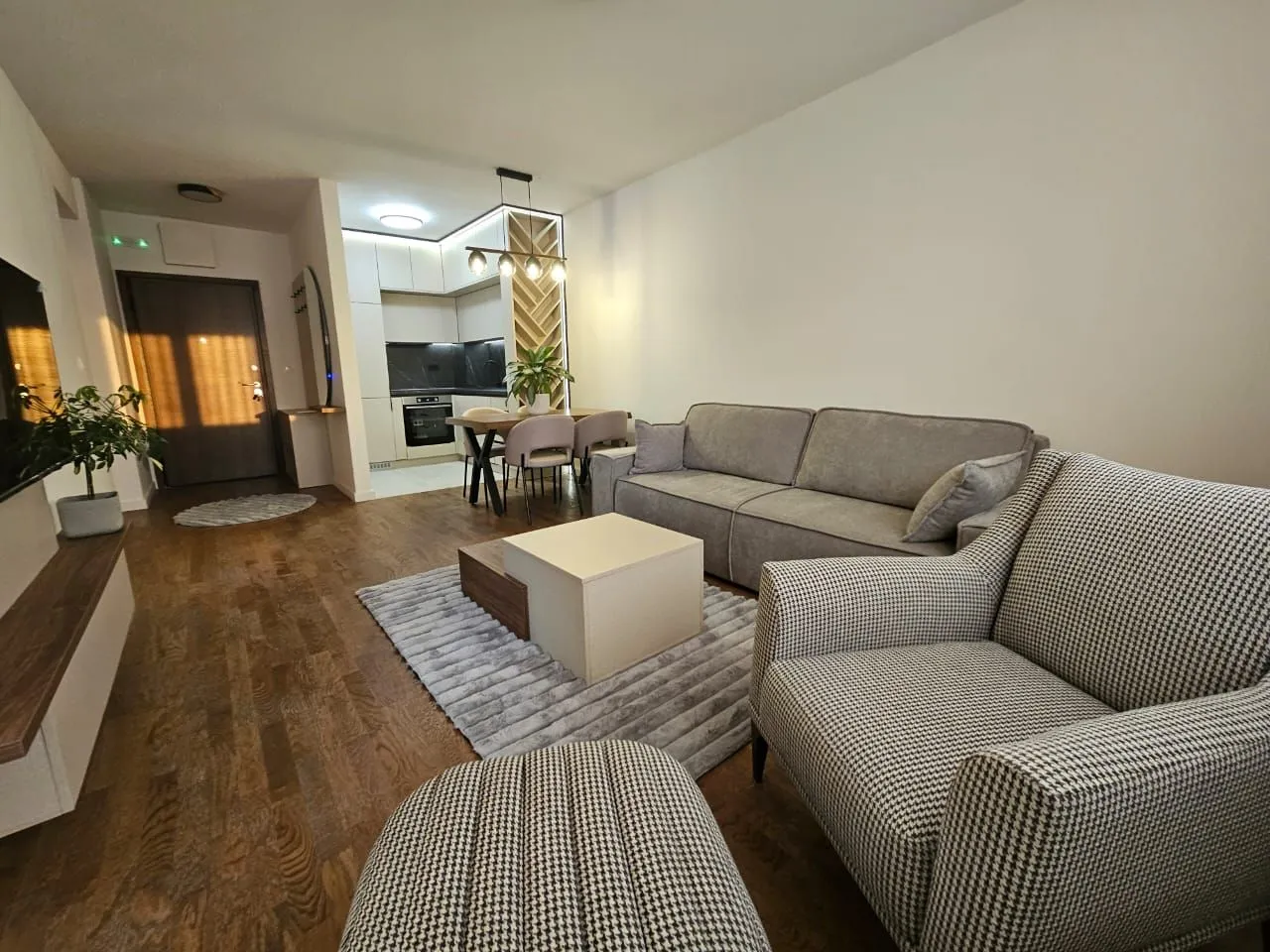 Rent, one bedroom apartment, 46m², Stari Aerodrom, Podgorica
