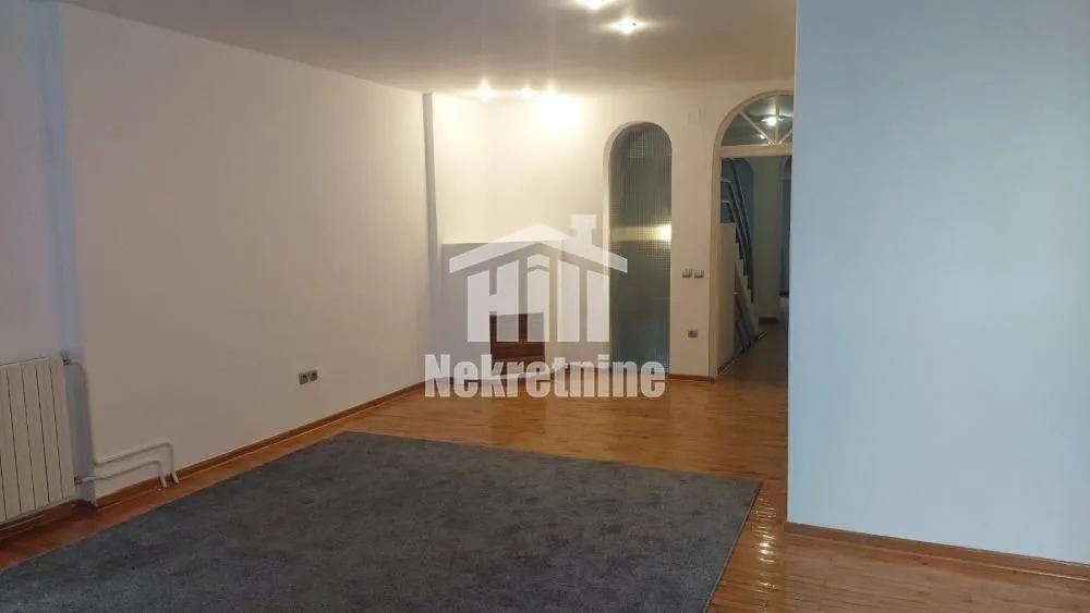 Rent, house, 180m², Čukarica, Beograd