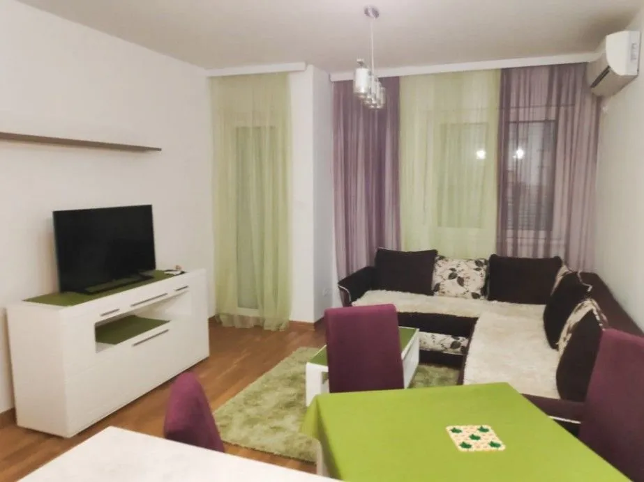 Izdavanje, jednosoban stan, 43m², City Kvart, Podgorica