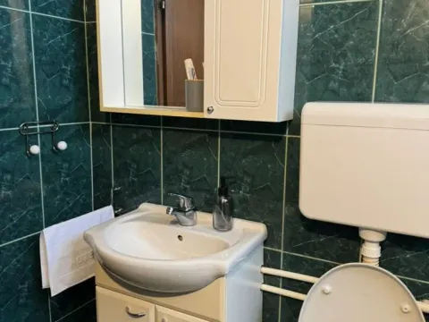 Izdavanje, dvosoban stan, 65m², Centar, Kolašin - image 7