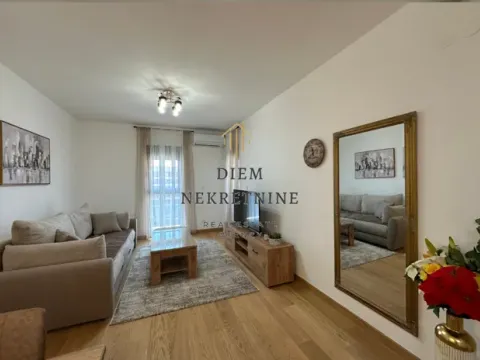 Izdavanje, jednosoban stan, 46m², City Kvart, Podgorica - image 9