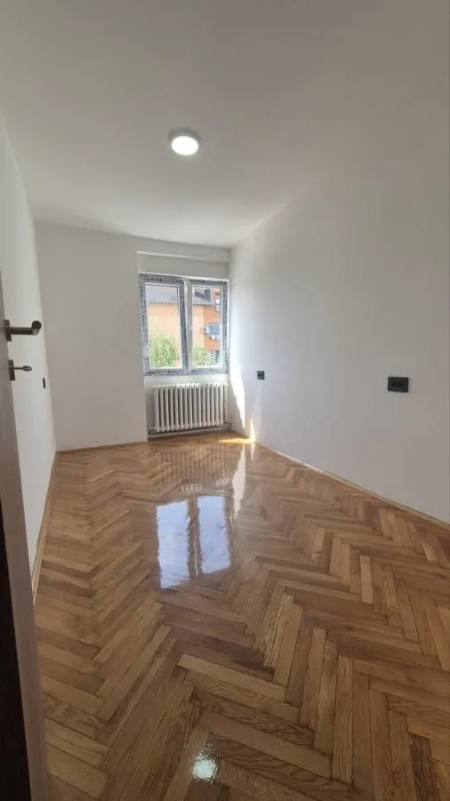 Prodaja, trosoban stan, 57m², Adamovićevo Naselje, Novi Sad Sve Podlokacije