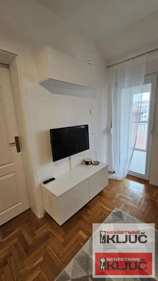 Prodaja, jednosoban stan, 39m², Socijalno, Novi Sad Sve Podlokacije