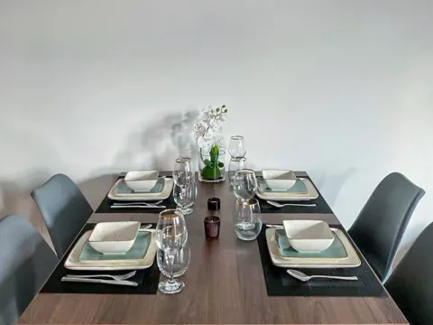 Prodaja, dvosoban stan, 58m², Bečići, Budva - image 2