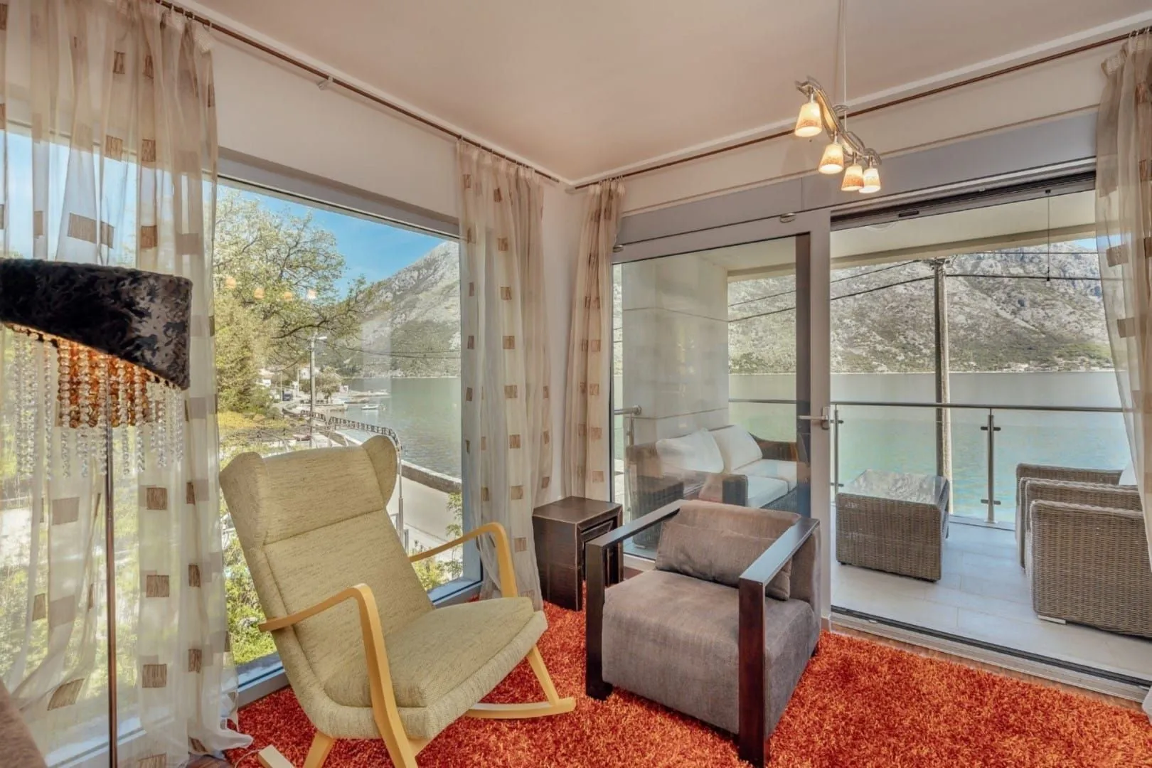 Prodaja, dvosoban stan, 100m², Stoliv, Kotor