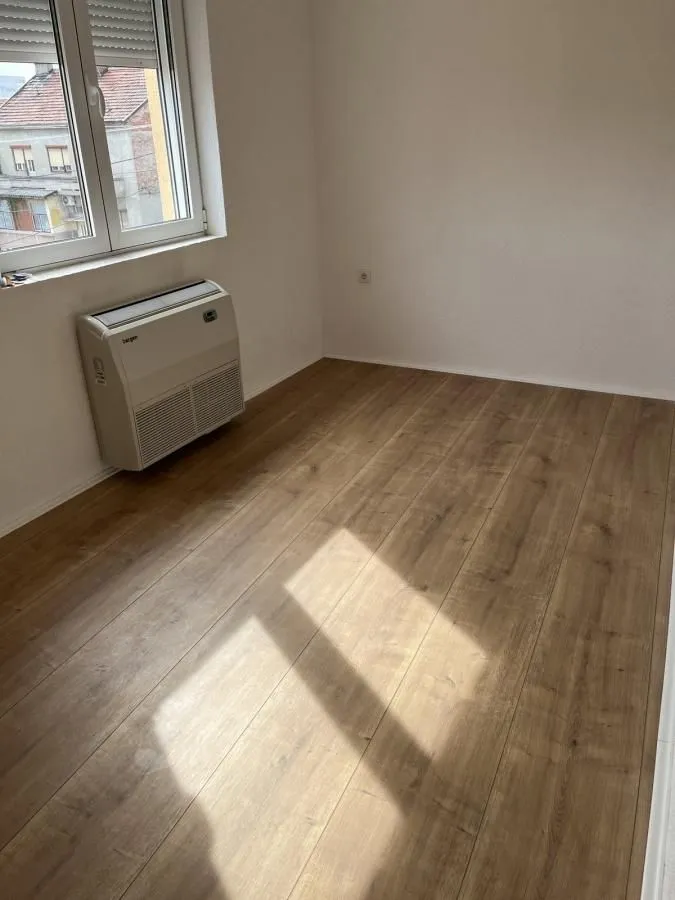 Rent, four bedroom apartment, 90m², Niš, Srbija