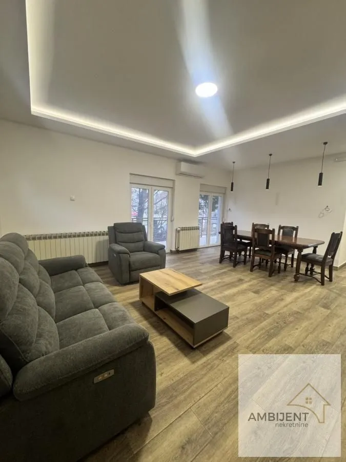 Izdavanje, četvorosoban stan, 88m², Novi Banovci, Stara Pazova