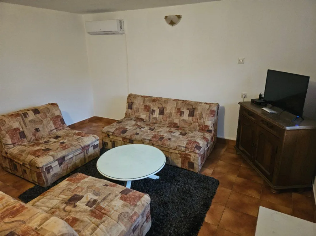 Izdavanje, kuća, 40m², Polje, Bar