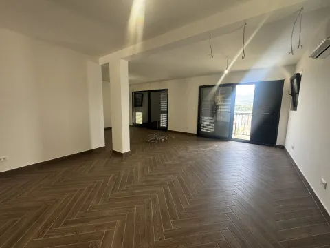 Prodaja, trosoban stan, 100m², Obala Đuraševića, Tivat - image 19
