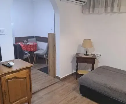 Izdavanje, garsonjera, 28m², Podgorica, Crna Gora - image 9