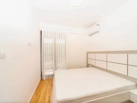 Izdavanje, dvosoban stan, 72m², Stari Aerodrom, Podgorica - image 7