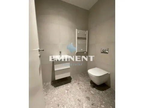 Izdavanje, četvorosoban stan, 134m², Savski Venac, Beograd - image 16