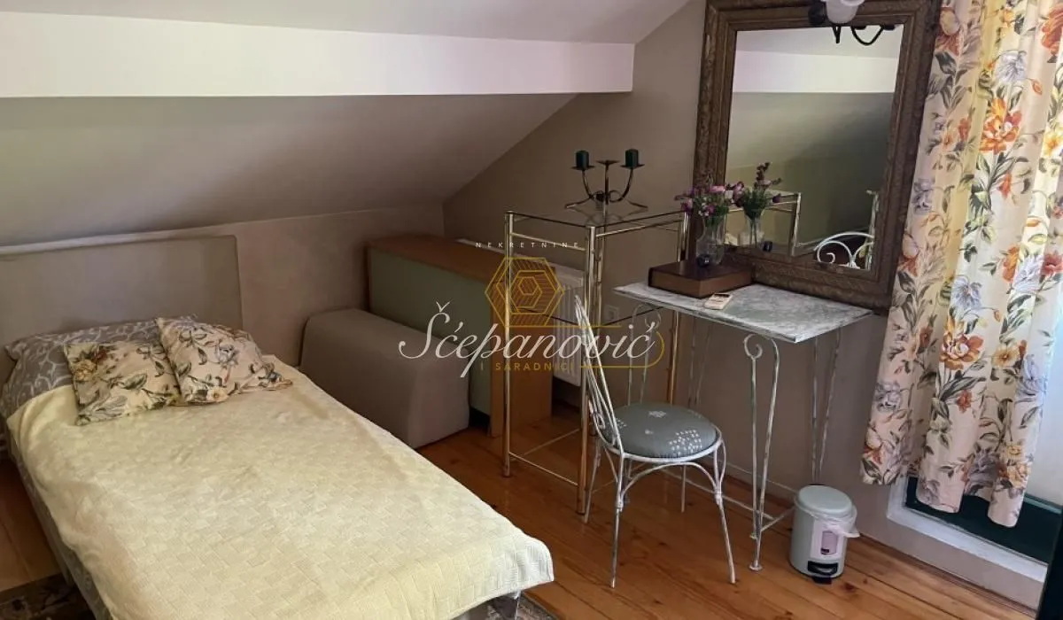 Prodaja, kuća, 202m², Sremska Kamenica, Petrovaradin