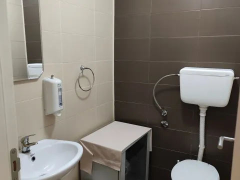 Rent, office space, 46m², City Kvart, Podgorica - image 10