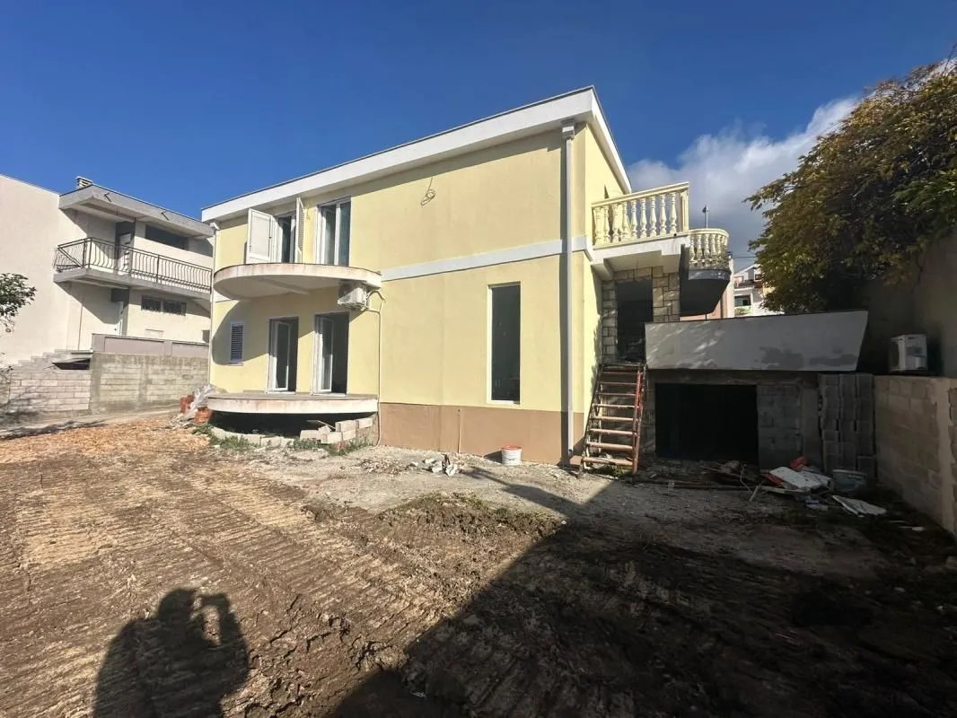 Prodaja, kuća, 180m², Bjeliši, Bar
