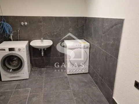 Izdavanje, trosoban stan, 148m², Savski Venac, Beograd - image 15