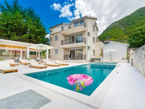 Sale, house, 350m², Stoliv, Kotor - image 3