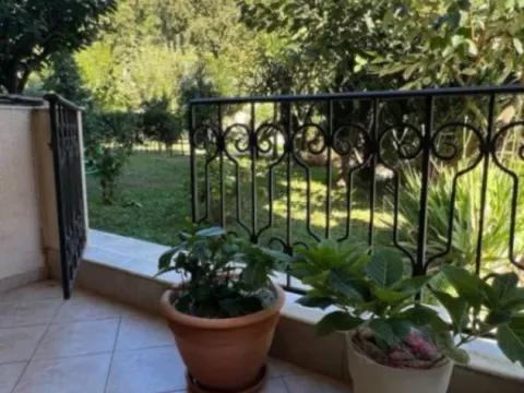 Izdavanje, dvosoban stan, 68m², Podmaine, Budva - image 10