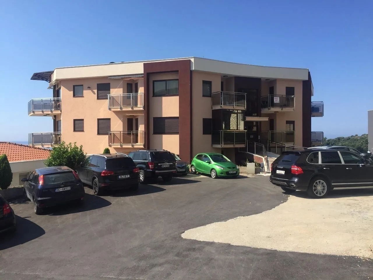 Prodaja, dvosoban stan, 120m², Komoševina, Budva
