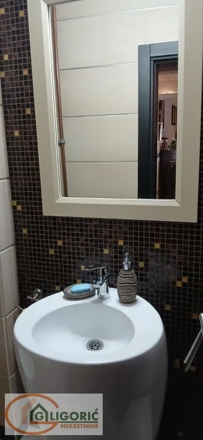 Prodaja, trosoban stan, 100m², Čukarica, Beograd