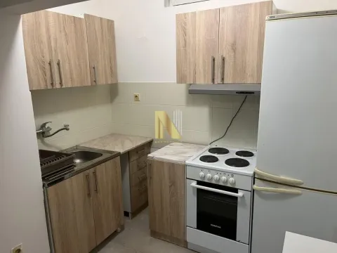 Izdavanje, garsonjera, 28m², Sajmište, Novi Sad - image 6