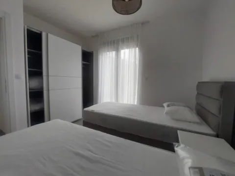 Izdavanje, dvosoban stan, 70m², Gradiošnica, Tivat - image 9