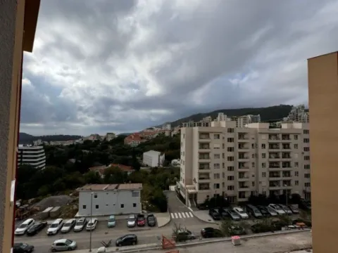 Rent, one bedroom apartment, 50m², Bečići, Budva - image 10