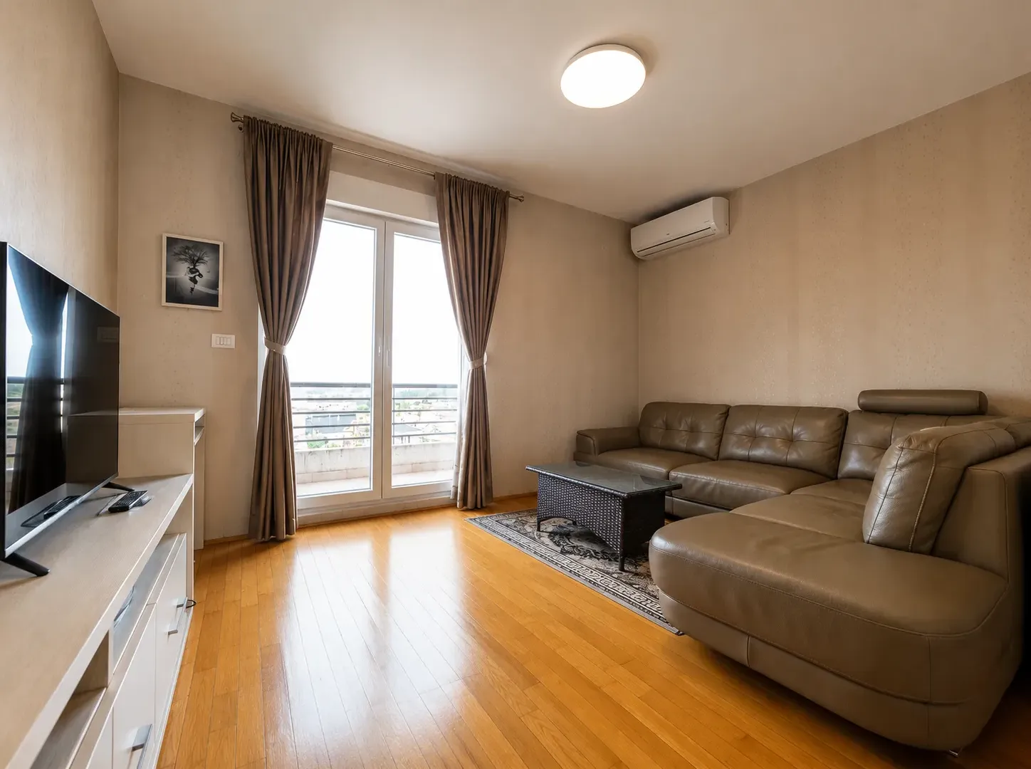 Izdavanje, dvosoban stan, 60m², Stari Aerodrom, Podgorica