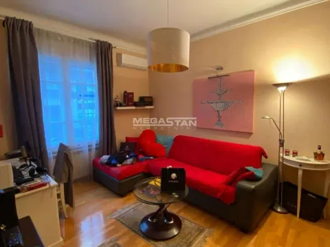 Stan in Vračar Hram