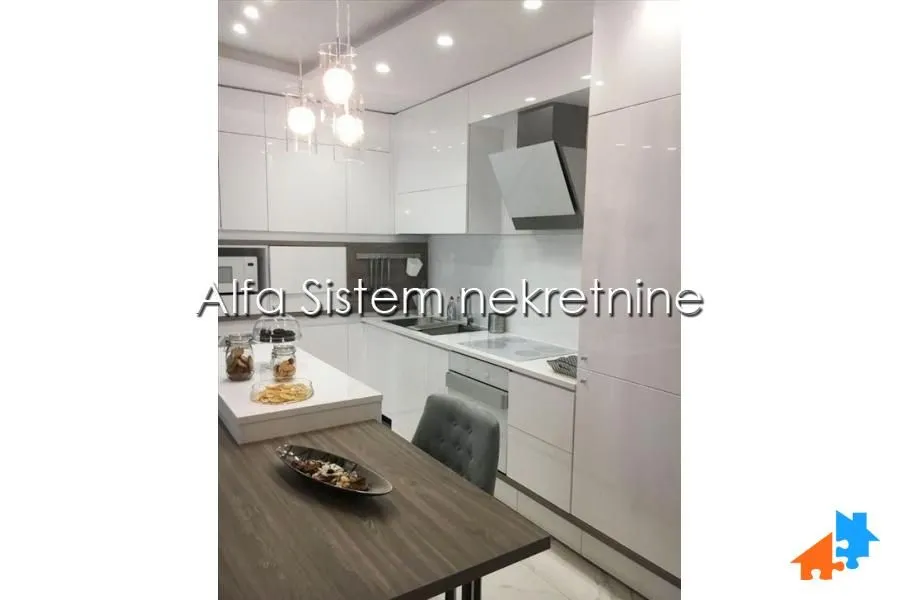 Izdavanje, dvosoban stan, 56m², Čubura, Beograd