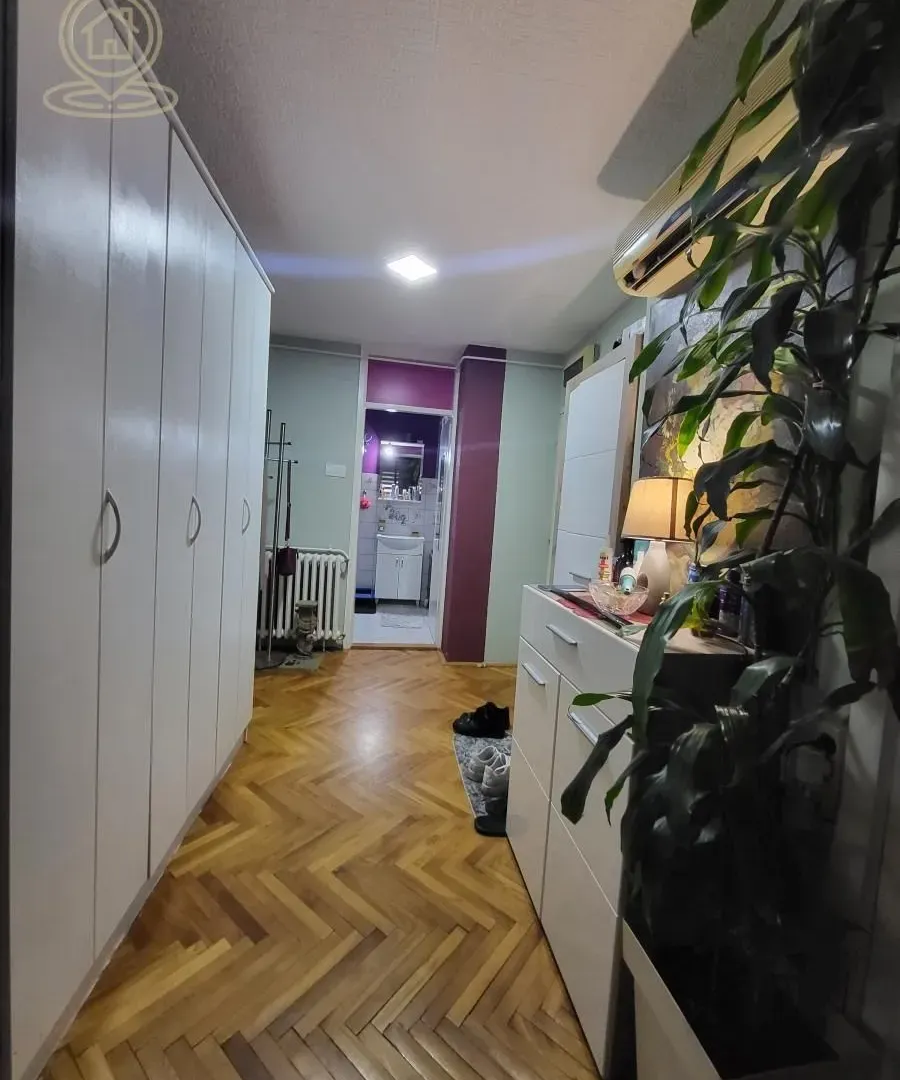 Prodaja, trosoban stan, 80m², Palilula, Niš