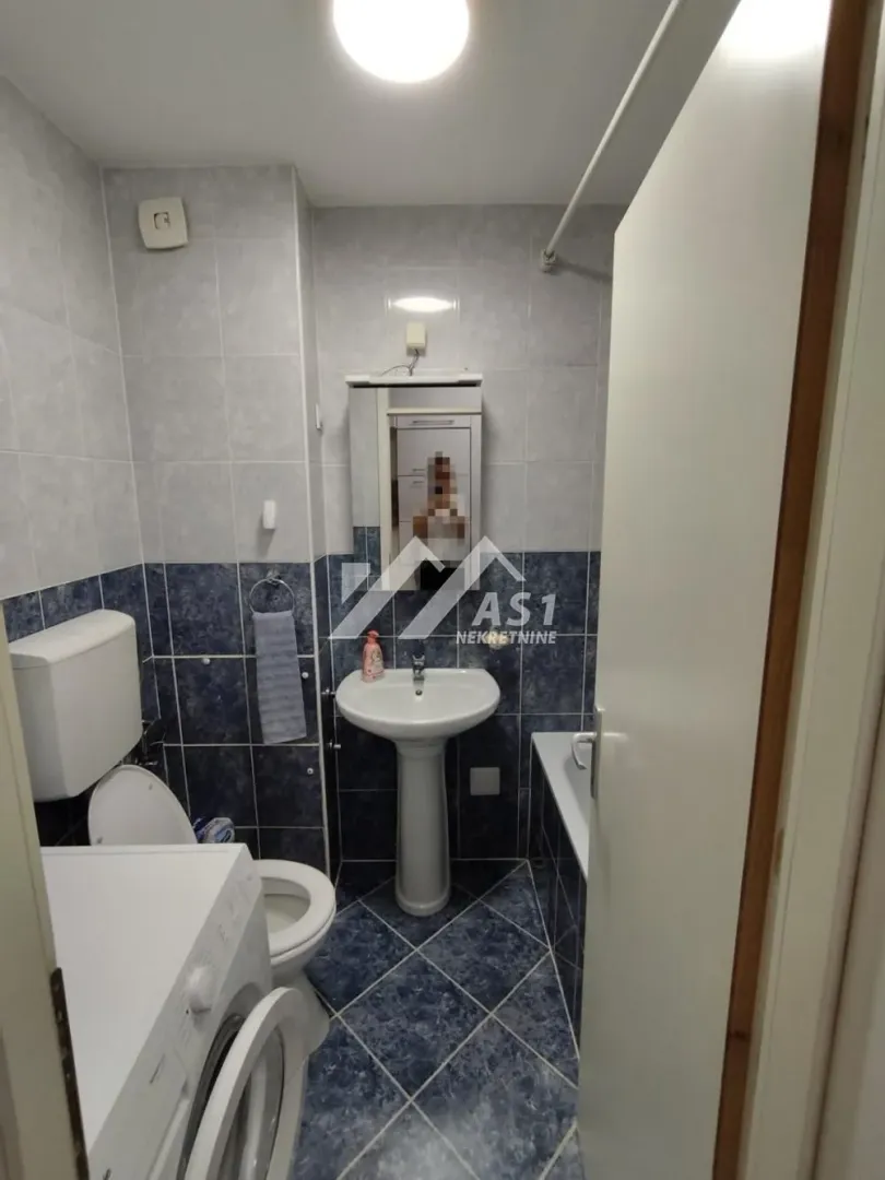 Izdavanje, dvosoban stan, 55m², Novo naselje, Novi Sad