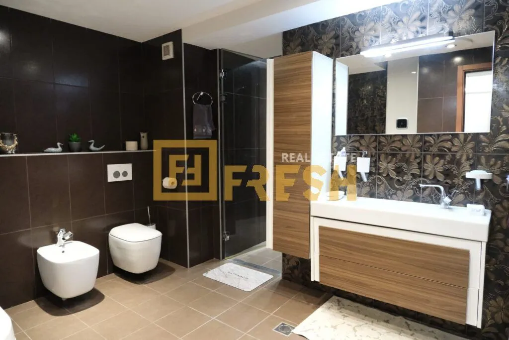 Rent, four bedroom apartment, 178m², Tološi, Podgorica