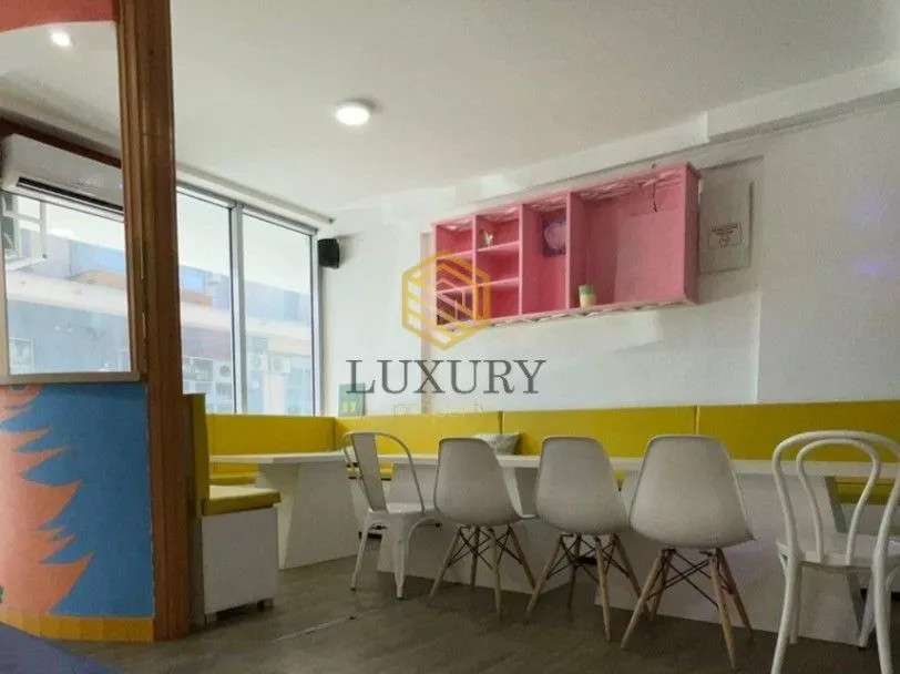 Rent, office space, 120m², 1 maj, Podgorica