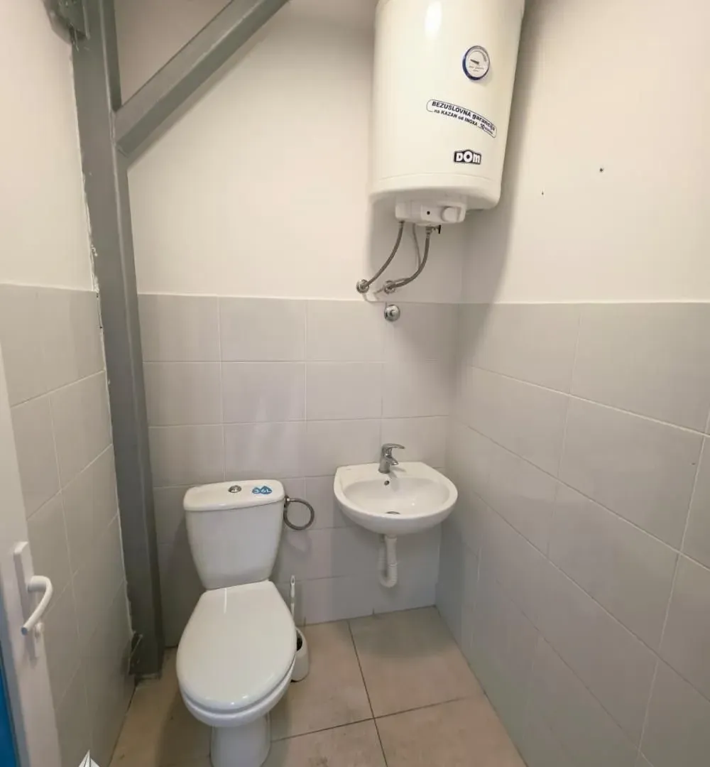 Rent, office space, 320m², Mali Mokri Lug, Zvezdara Sve Podlokacije