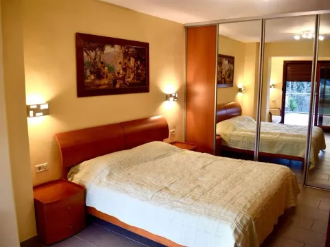 Prodaja, kuća, 217m², Petrovac, Budva - image 4