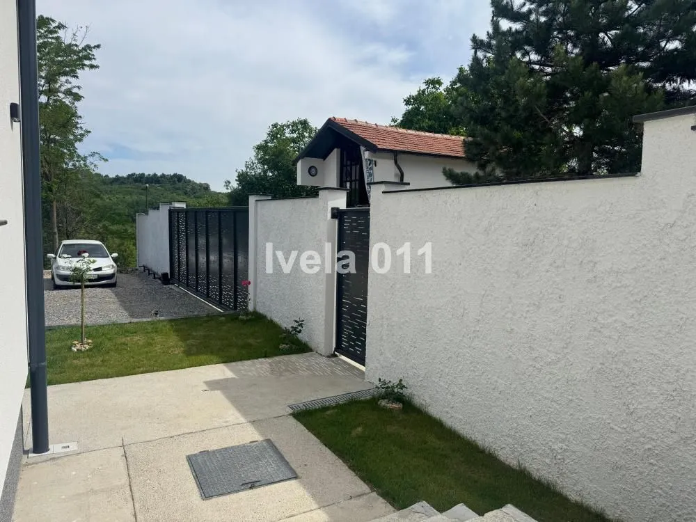 Sale, house, 120m², Voždovac Sve Podlokacije, Beograd