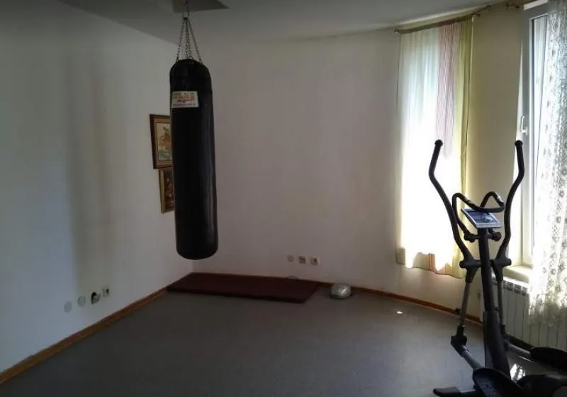 Izdavanje, kuća, 390m², Savski Venac, Beograd