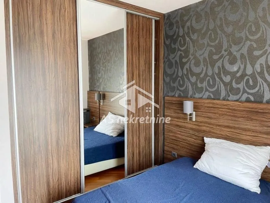 Rent, four bedroom apartment, 118m², Vračar Hram, Vračar Sve Podlokacije