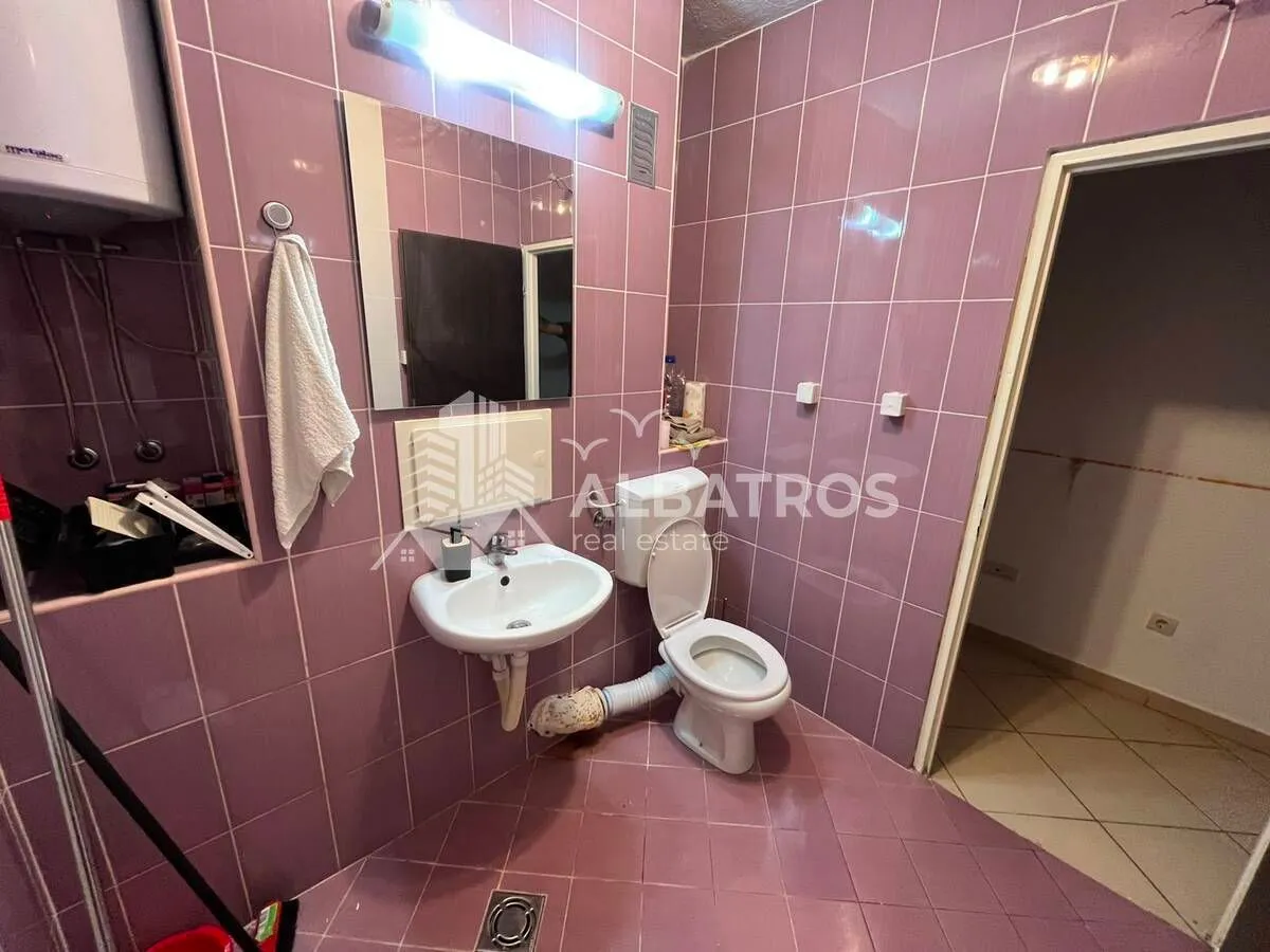 Rent, office space, 54m², Centar, Bar