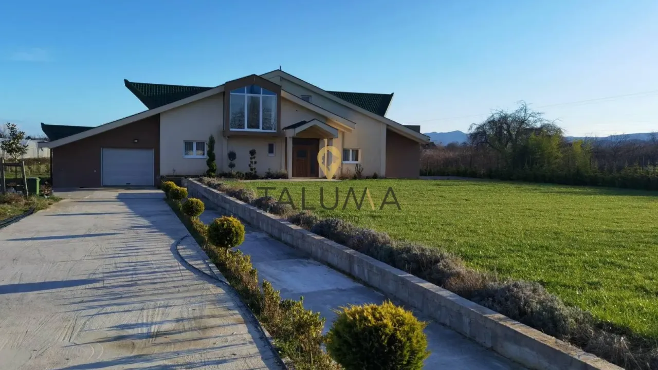 Sale, house, 400m², Grlić, Danilovgrad