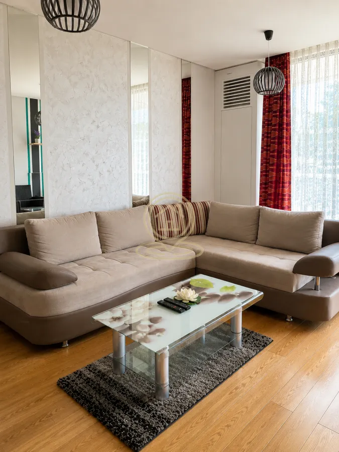 Izdavanje, dvosoban stan, 63m², Savski Venac, Beograd