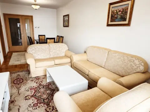 Izdavanje, jednosoban stan, 49m², Preko Morače, Podgorica - image 1