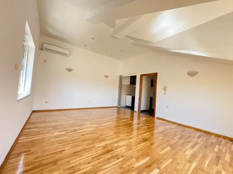 Rent, two bedroom apartment, 69m², Stari Aerodrom, Podgorica - image 2