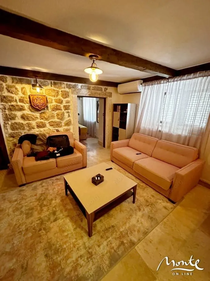 Prodaja, jednosoban stan, 57m², Tivat, Crna Gora