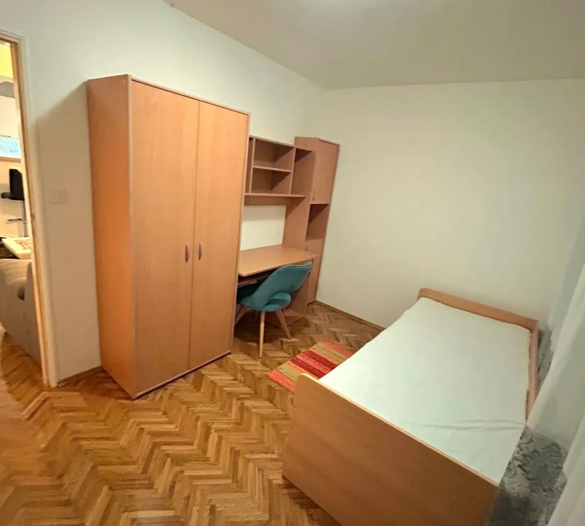 Izdavanje, dvosoban stan, 64m², Centar, Bar